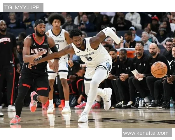 申京表现出色锡安双双助攻汤普森火箭轻松战胜鹈鹕